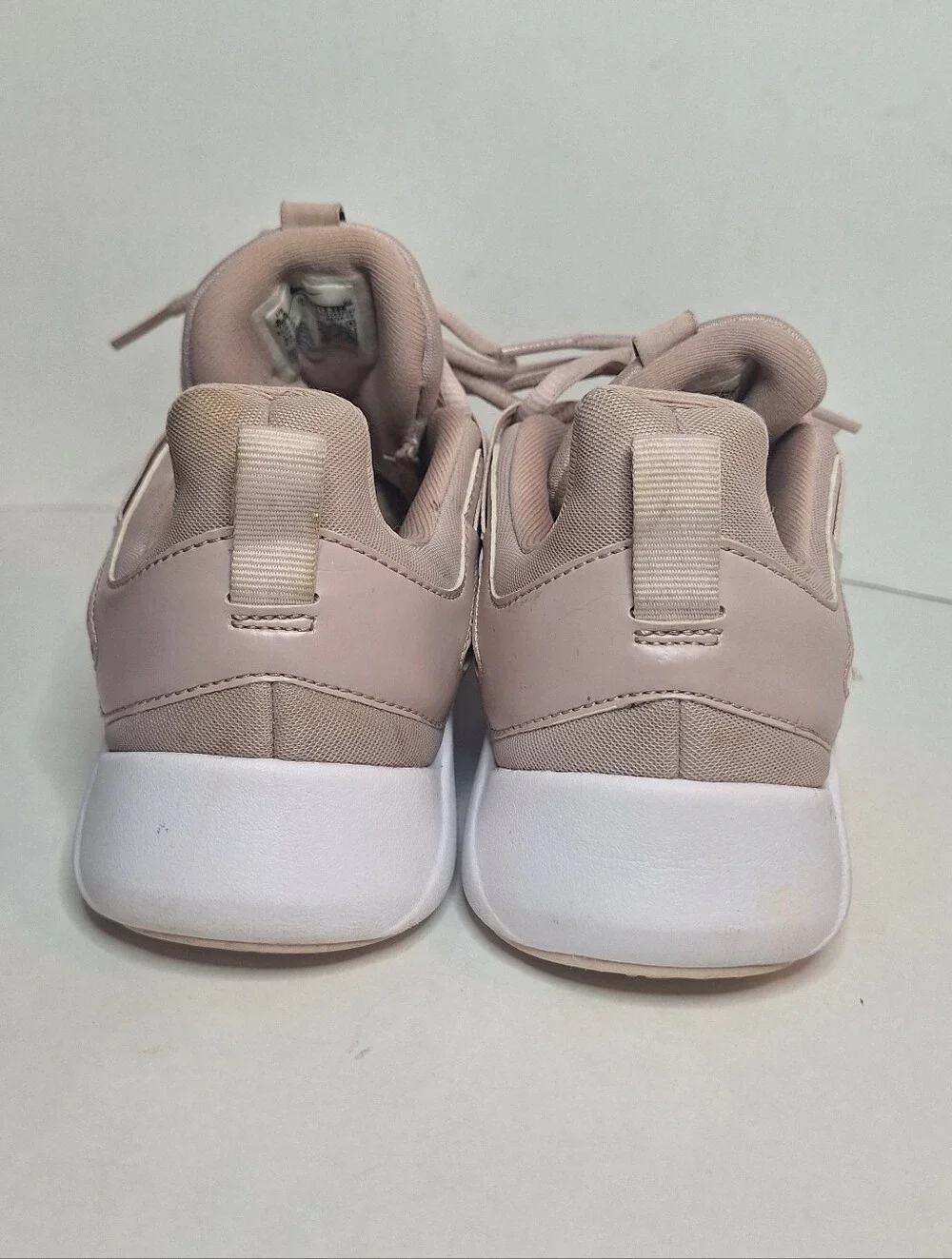Nike Legend Essential Training Shoes Stone Mauve SZ 8.5 US Womens Sneakers Mesh